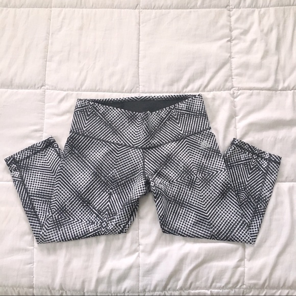 ADIDAS Black & White Climalite Patterned Capri Leggings - Picture 11 of 11